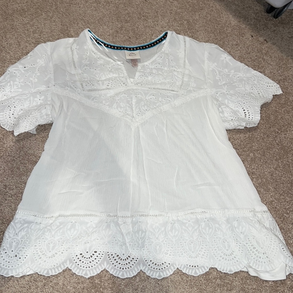 NWOT. Knox Rose white shirt.